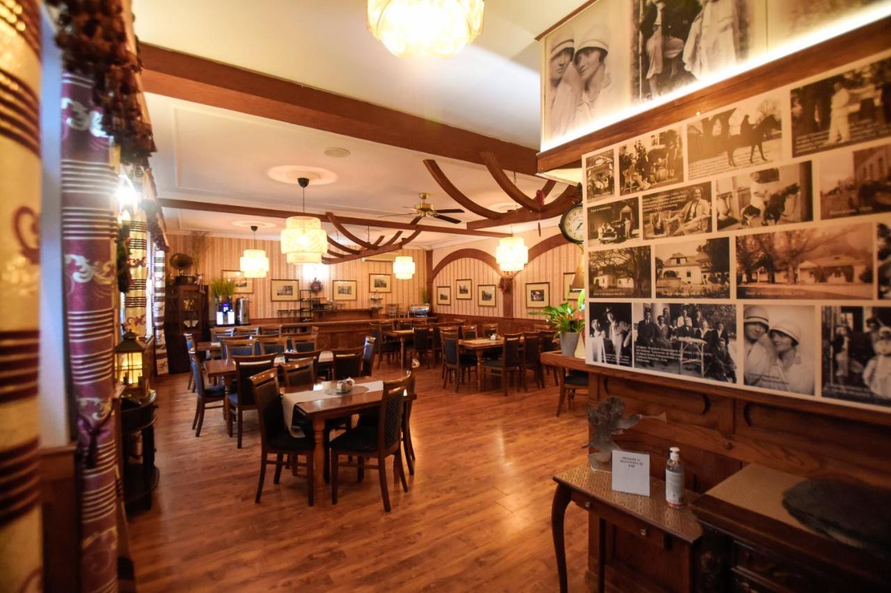 Hotel Dwór Ostoia Rymanów Exterior foto