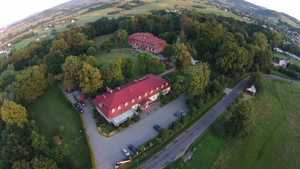 Hotel Dwór Ostoia Rymanów Exterior foto